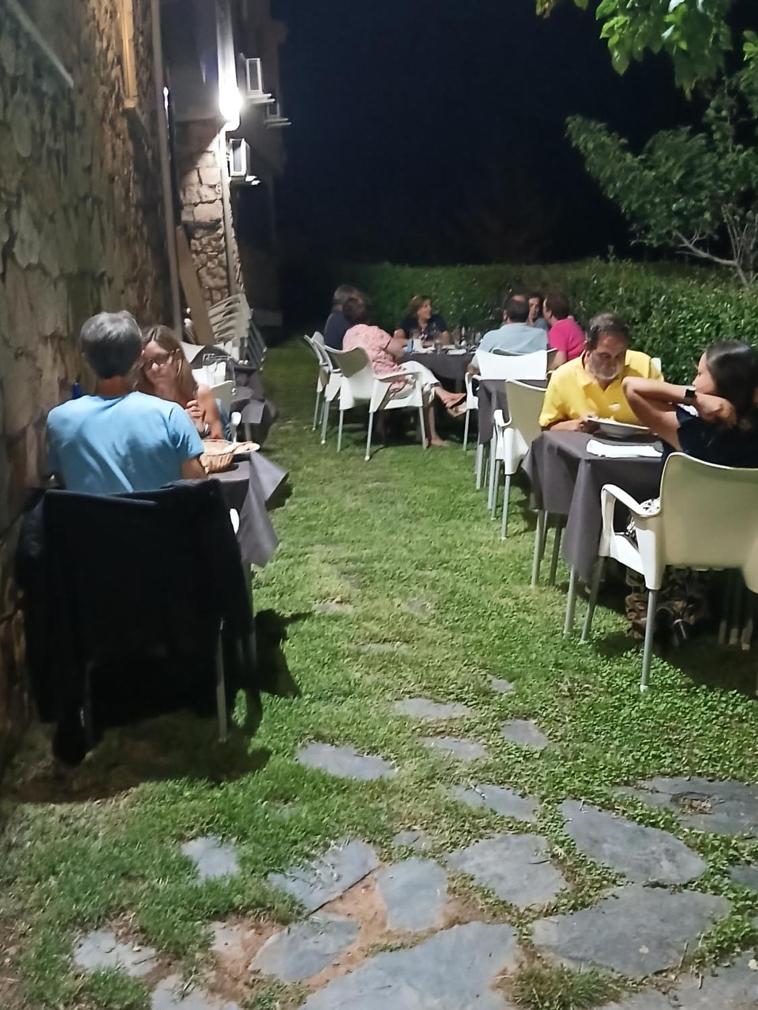 Hospedium Hostal Restaurante El Mirador De Atienza Exterior photo